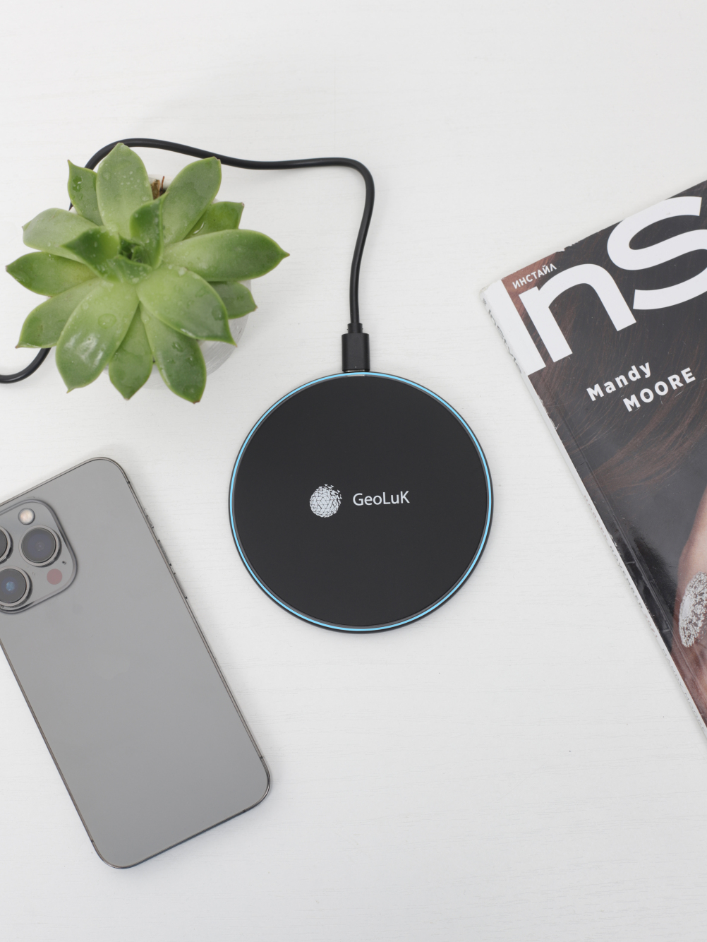 Изображение товара Быстрое настольное беспроводное зарядное устройство GeoLuK Fast Tablet 15W Black